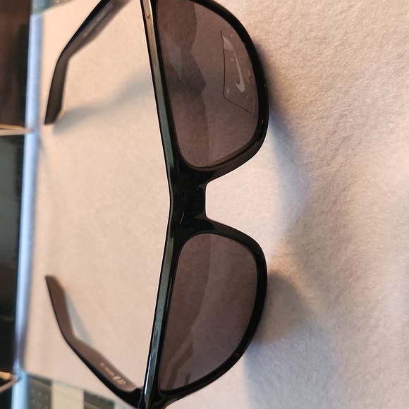 NIB NIKE ESSENTIAL ENDEAVOR SHINY BLACK GUNMETAL GREY SUNGLASSES - Picture 4 of 7